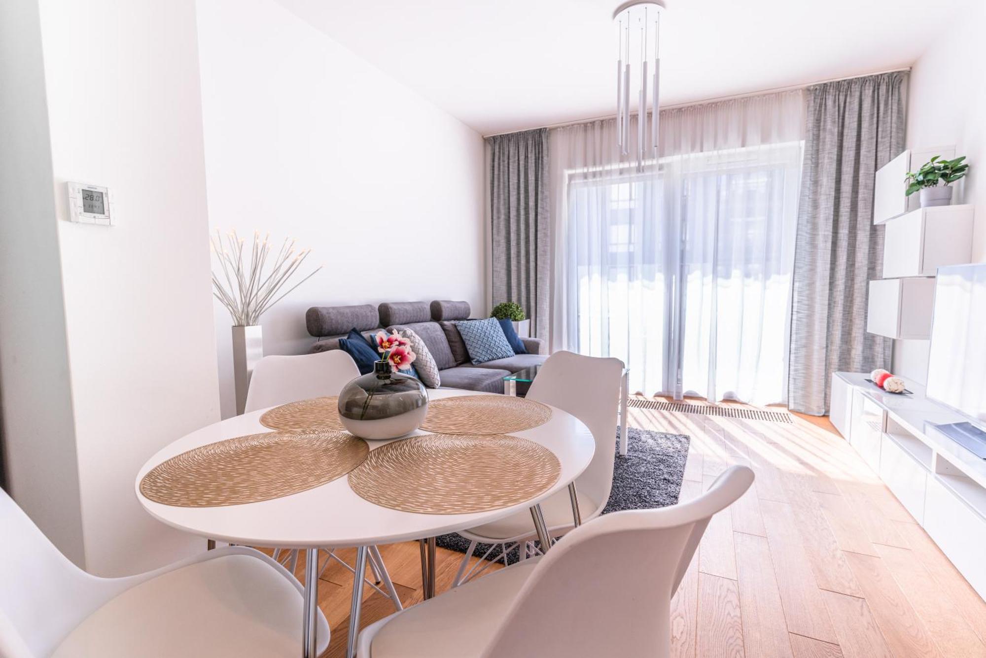 Apartamenty Homely Place Serce Poznania - Stary Rynek - Parking Стая снимка